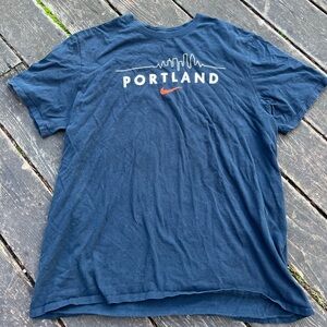 Nike Men's faded black Portland Skyline Tee